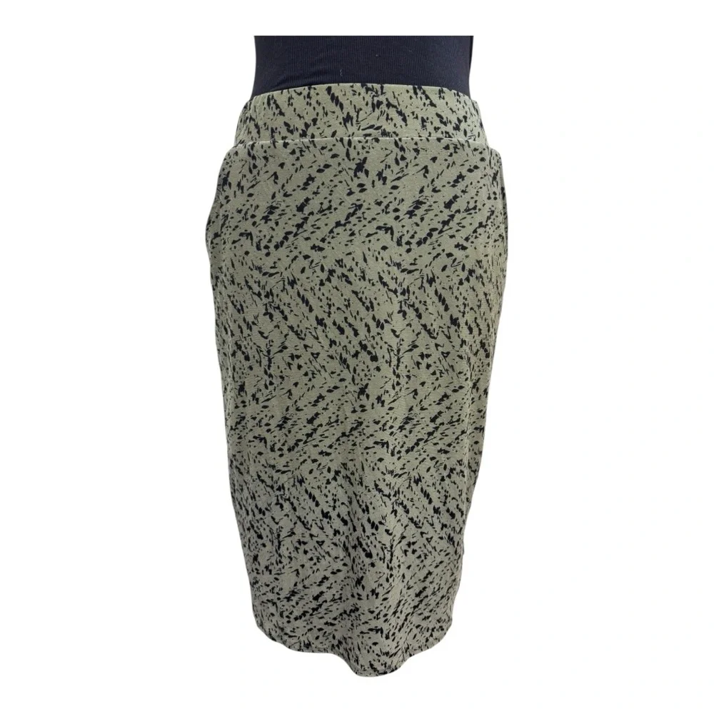 NWT Renee C Pencil Skirt in Olive Green Knit with Black Pattern, Size Small